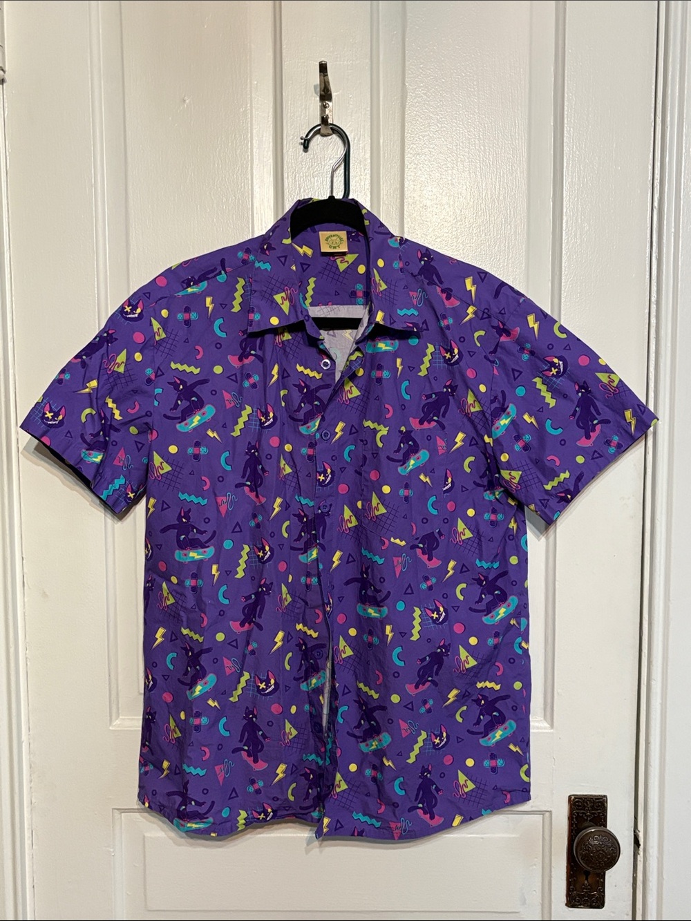 Men's Purple Short-Sleeve Button-Up Shirt with Abstract Cat Print